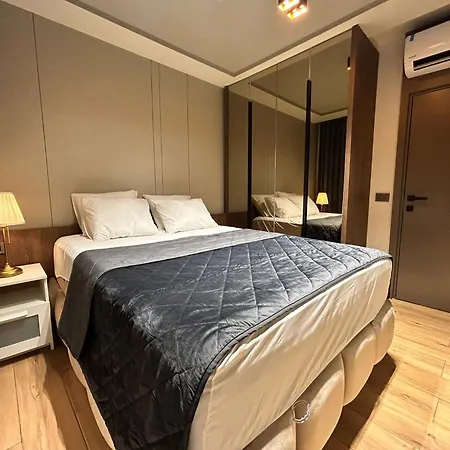 Grand Diker Port Apartment *